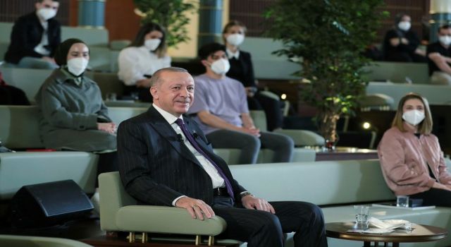 Doktora öğrencileriyle buluşan Cumhurbaşkanı Erdoğan'dan son dakika açıklamalar