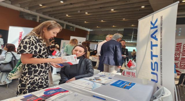 Londra'da Sağlık Turizmi Semineri Düzenlendi