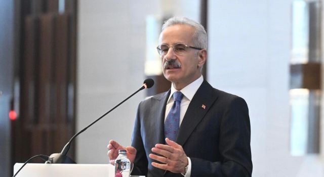 Bakan Uraloğlu: "Türkiye Şam Havalimanı'nı yeniliyor"